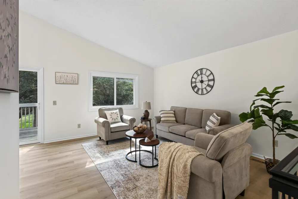 11219 Xavier Road Bloomington, MN 55437
