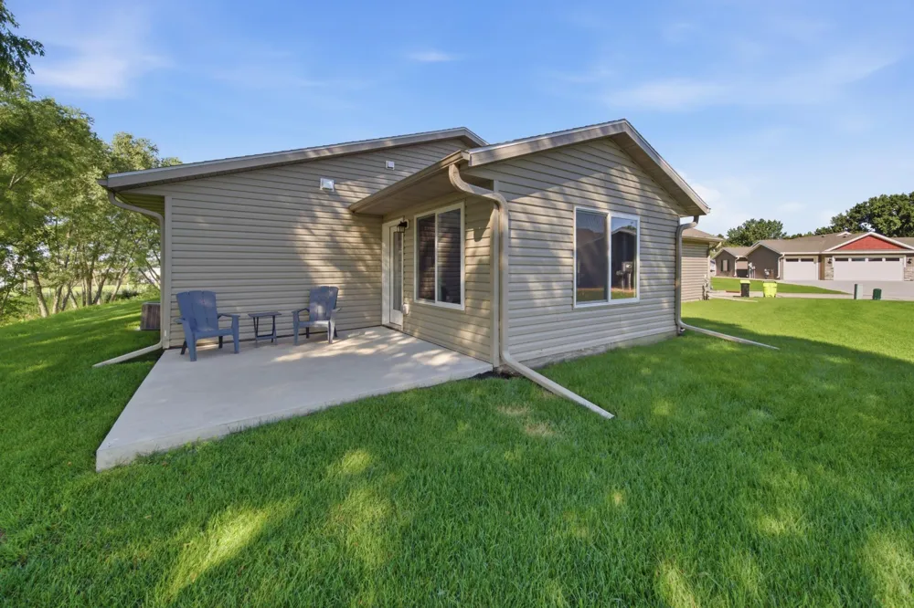 148 Highland Circle Zumbrota, MN 55992