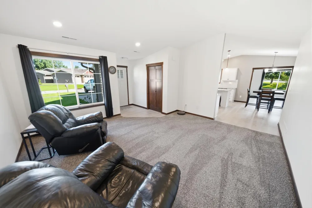 148 Highland Circle Zumbrota, MN 55992