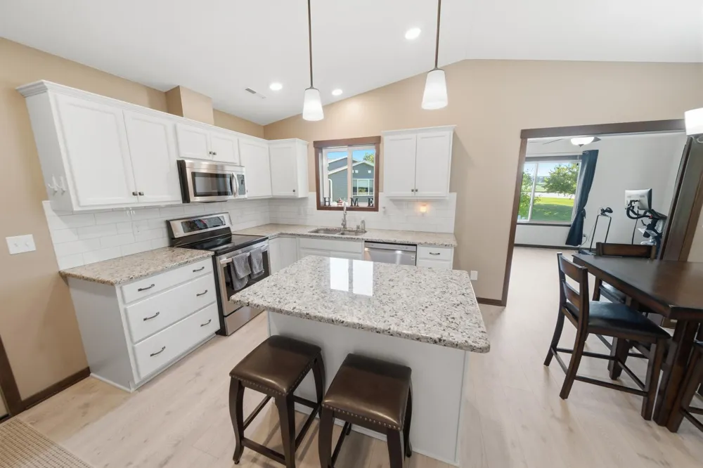 148 Highland Circle Zumbrota, MN 55992