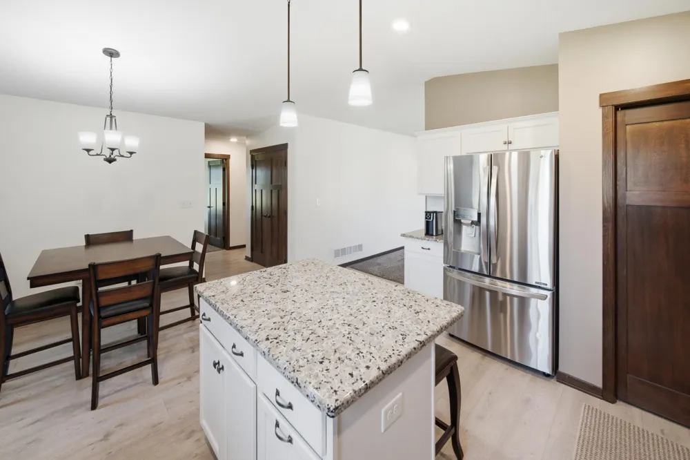 148 Highland Circle Zumbrota, MN 55992