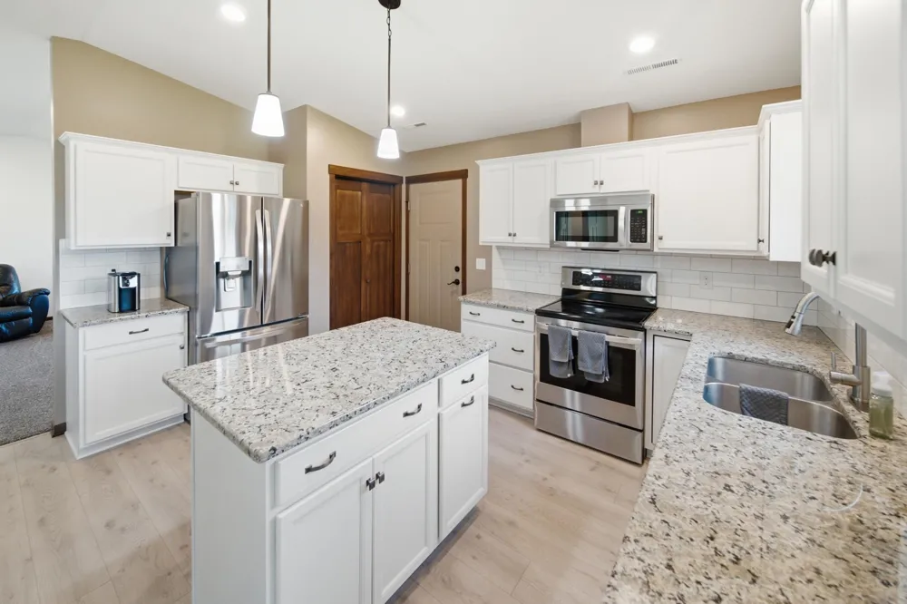 148 Highland Circle Zumbrota, MN 55992