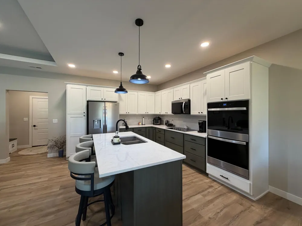719 Tallgrass Circle Luverne, MN 56156