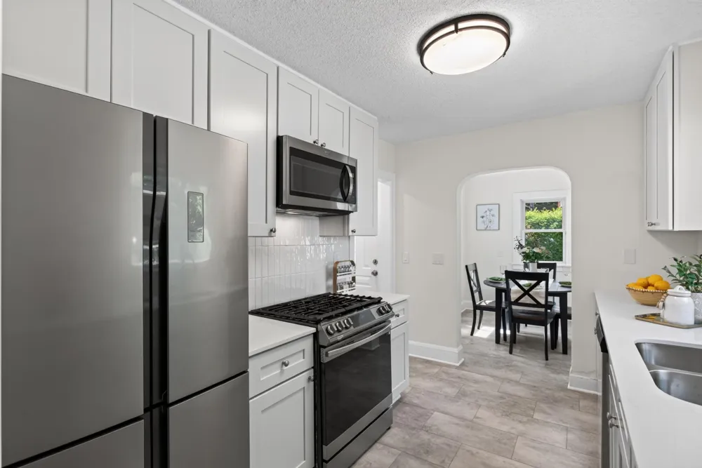 3807 Hubbard Avenue Robbinsdale, MN 55422