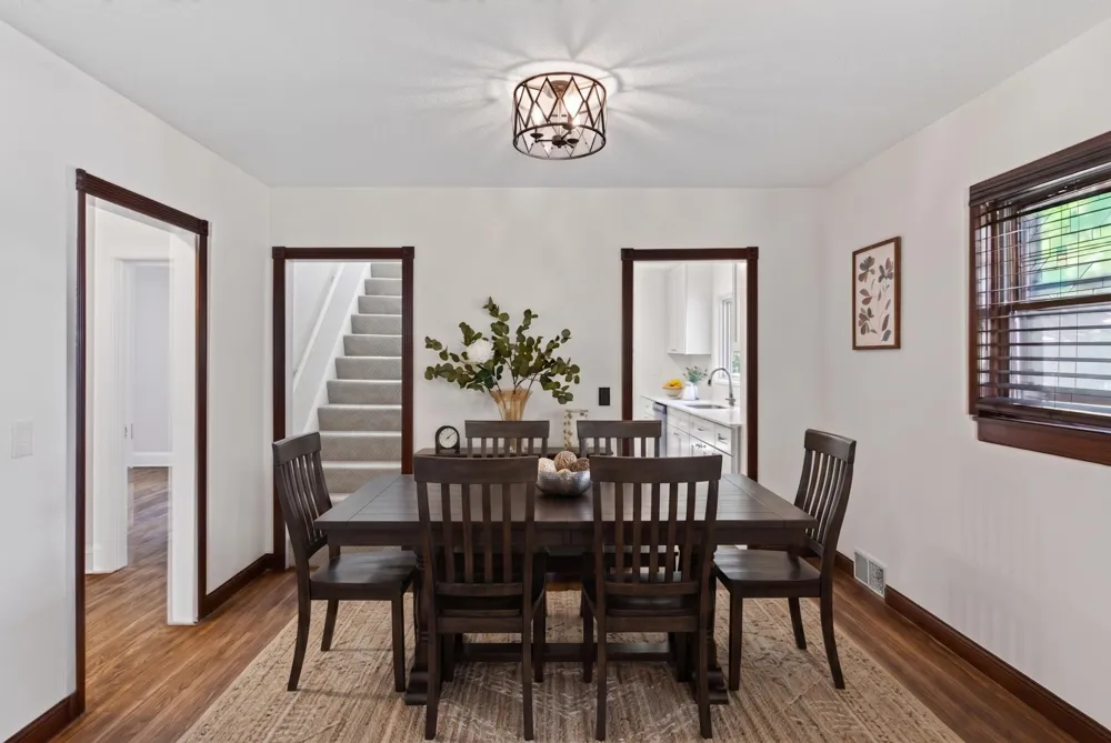 3807 Hubbard Avenue Robbinsdale, MN 55422