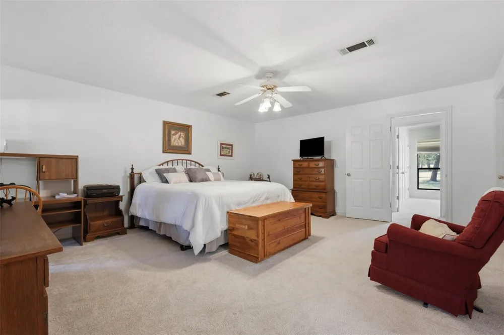 300 Moss Oak Drive Somerville, TX 77879