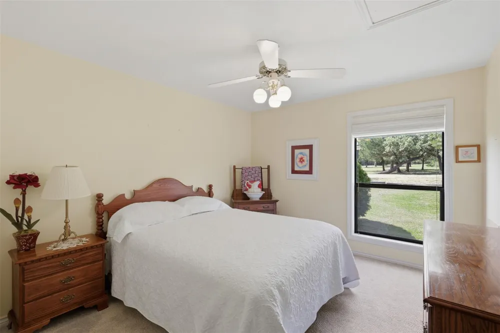 300 Moss Oak Drive Somerville, TX 77879