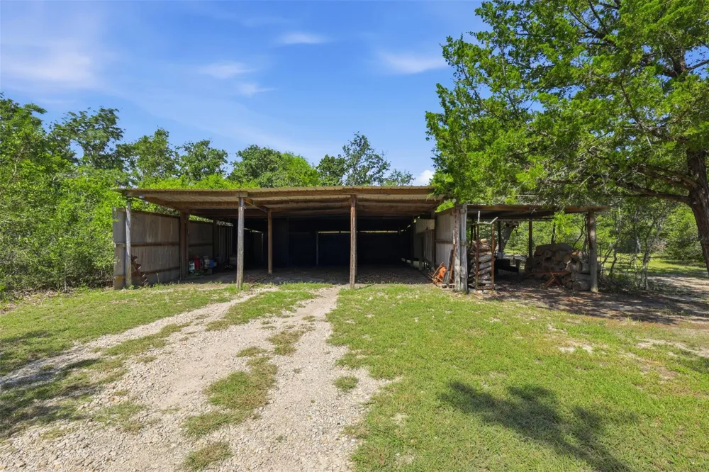 300 Moss Oak Drive Somerville, TX 77879