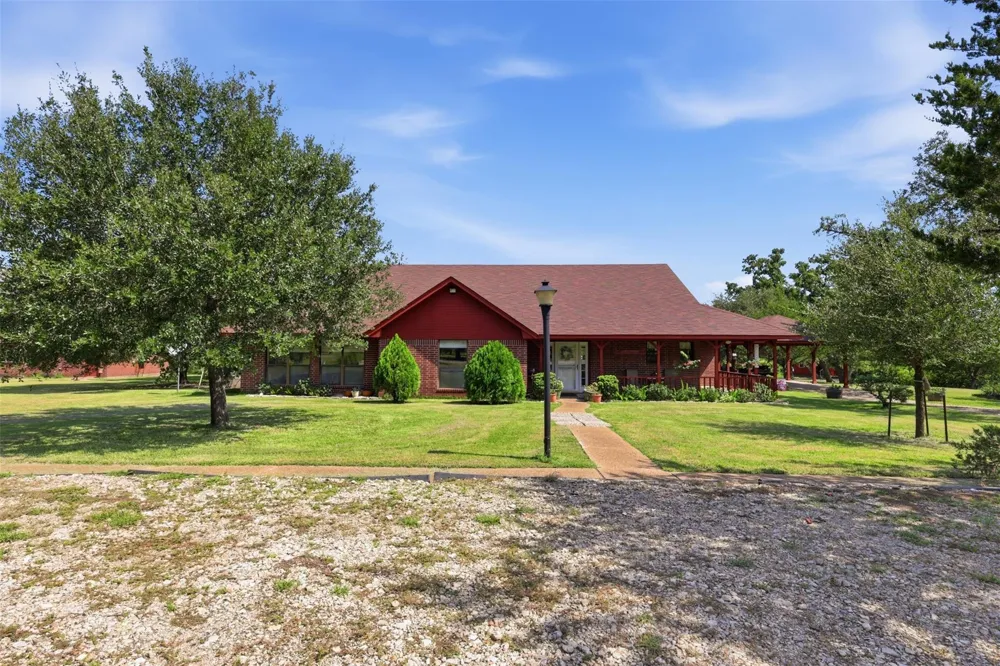 300 Moss Oak Drive Somerville, TX 77879