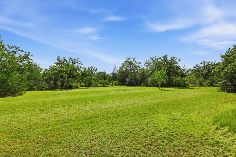 300 Moss Oak Drive Somerville, TX 77879