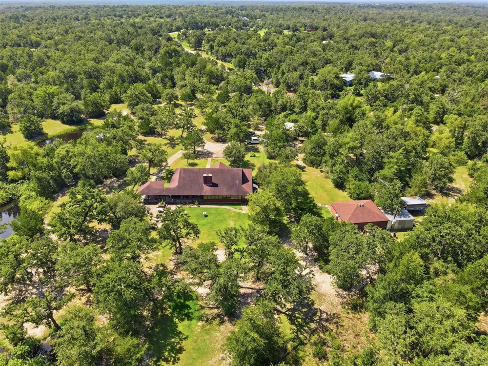 300 Moss Oak Drive Somerville, TX 77879