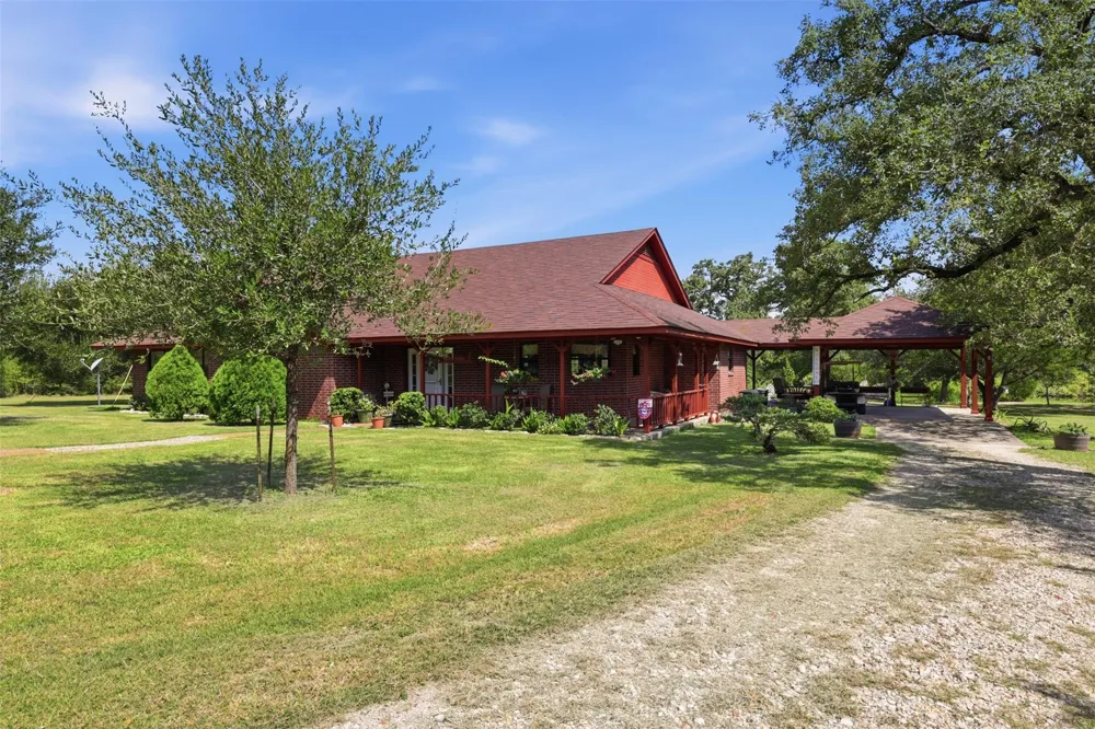 300 Moss Oak Drive Somerville, TX 77879