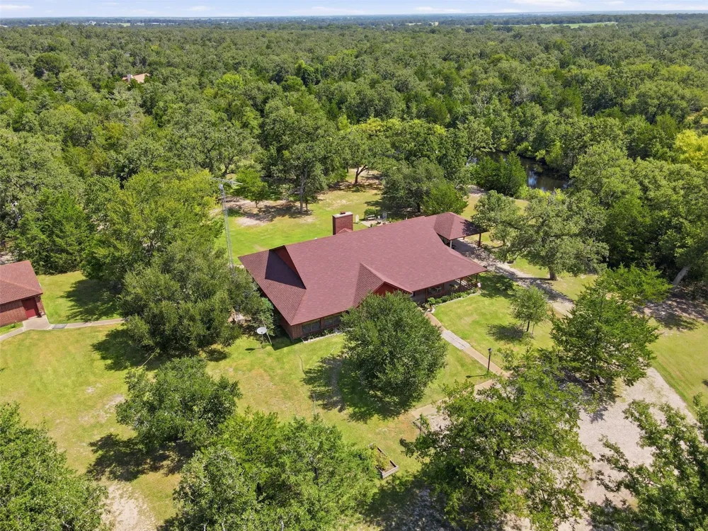 300 Moss Oak Drive Somerville, TX 77879