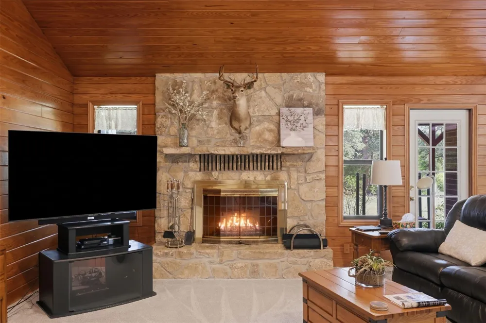 300 Moss Oak Drive Somerville, TX 77879