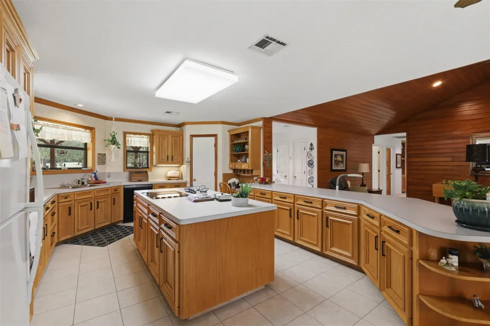 300 Moss Oak Drive Somerville, TX 77879
