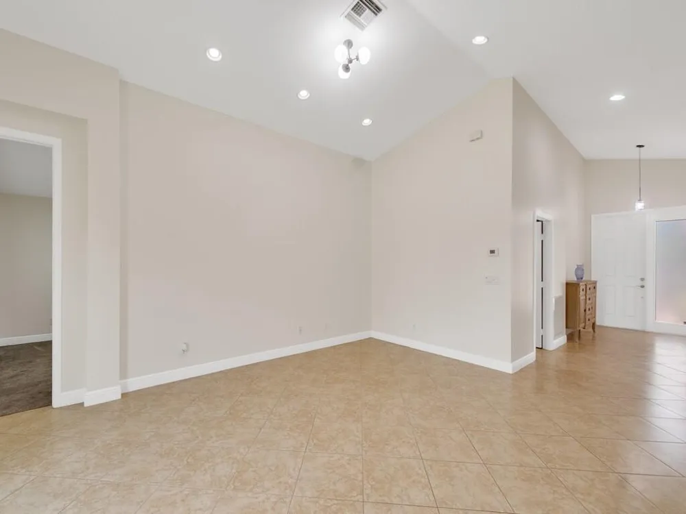 1975 Grey Falcon Circle SW Vero Beach, FL 32962