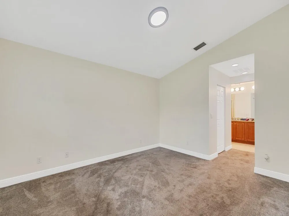 1975 Grey Falcon Circle SW Vero Beach, FL 32962