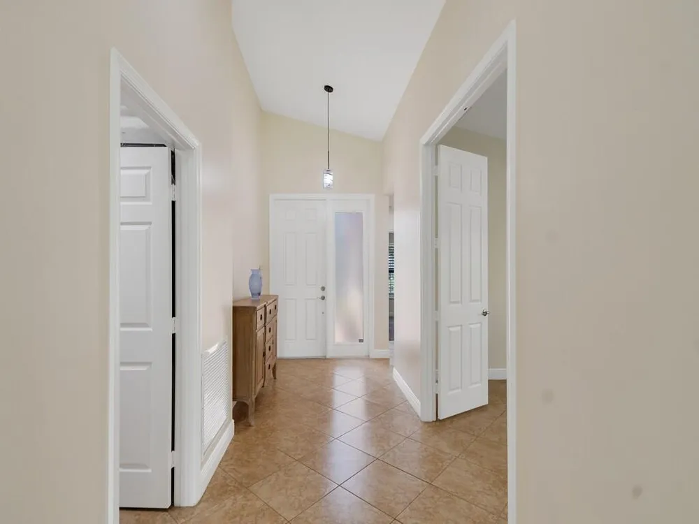 1975 Grey Falcon Circle SW Vero Beach, FL 32962