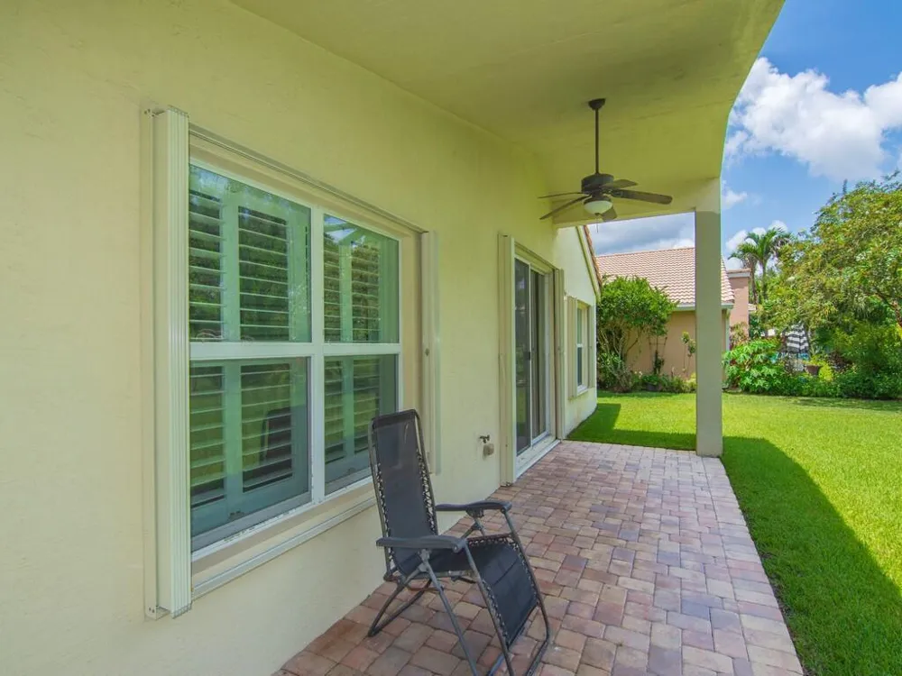 1975 Grey Falcon Circle SW Vero Beach, FL 32962