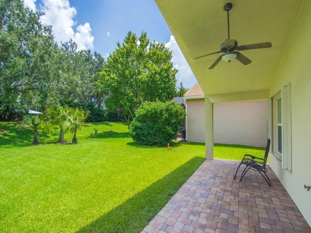 1975 Grey Falcon Circle SW Vero Beach, FL 32962