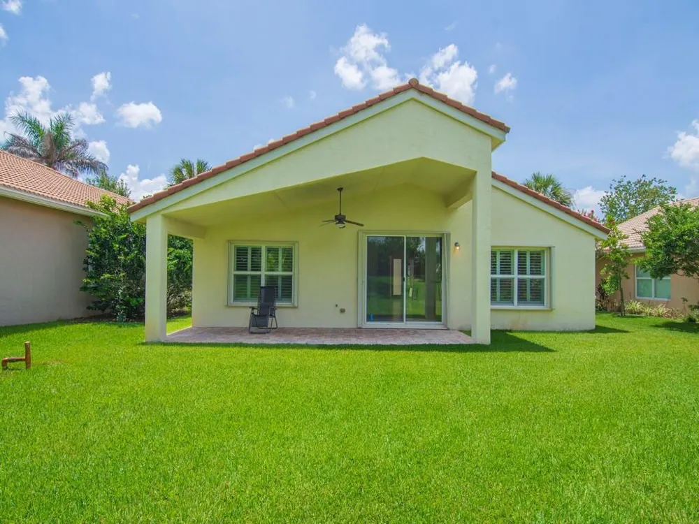 1975 Grey Falcon Circle SW Vero Beach, FL 32962