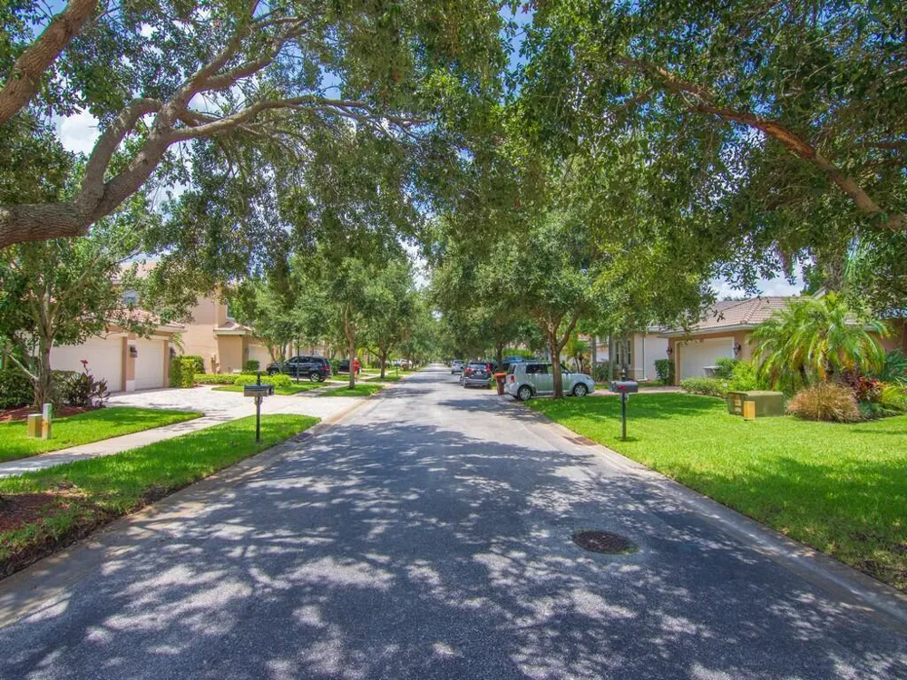 1975 Grey Falcon Circle SW Vero Beach, FL 32962