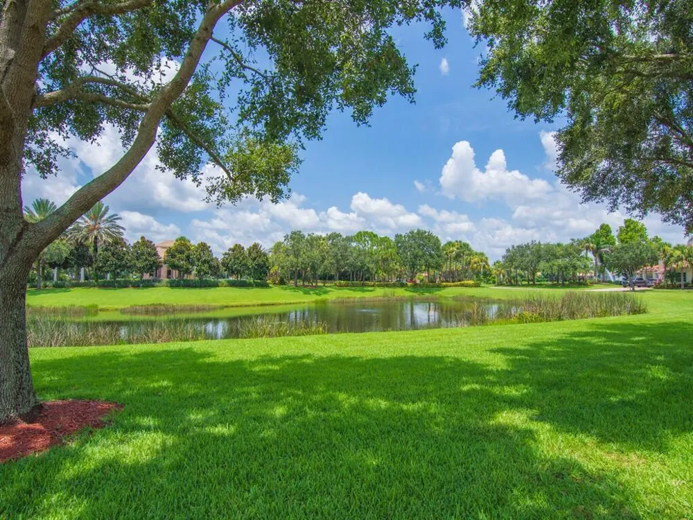 1975 Grey Falcon Circle SW Vero Beach, FL 32962