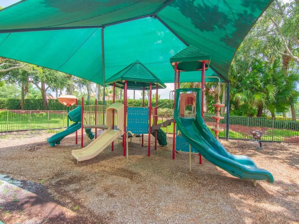 1975 Grey Falcon Circle SW Vero Beach, FL 32962