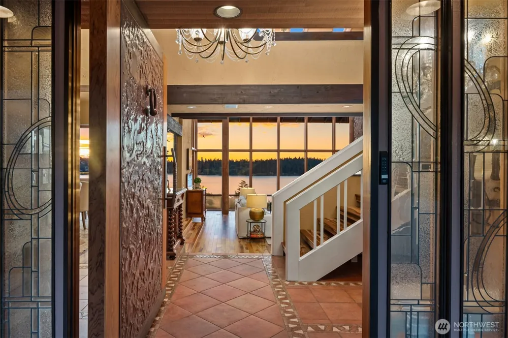 7445 SE 71st Street Mercer Island, WA 98040
