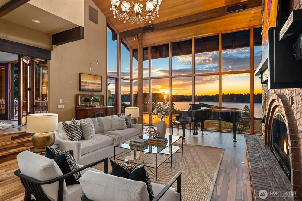 7445 SE 71st Street Mercer Island, WA 98040