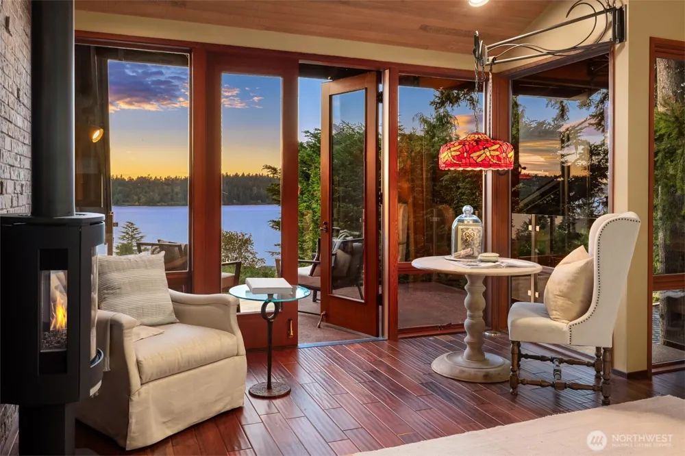 7445 SE 71st Street Mercer Island, WA 98040