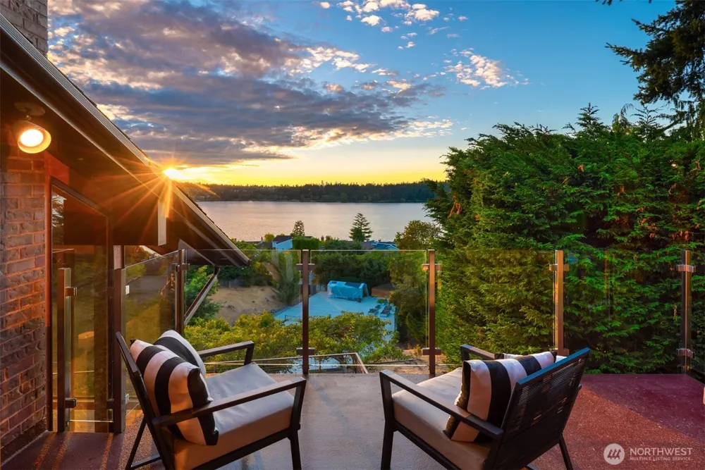 7445 SE 71st Street Mercer Island, WA 98040