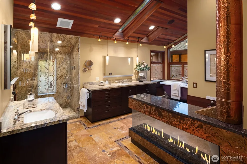 7445 SE 71st Street Mercer Island, WA 98040