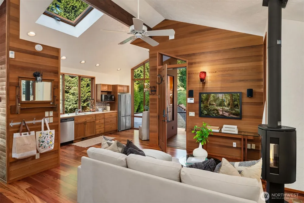 7445 SE 71st Street Mercer Island, WA 98040
