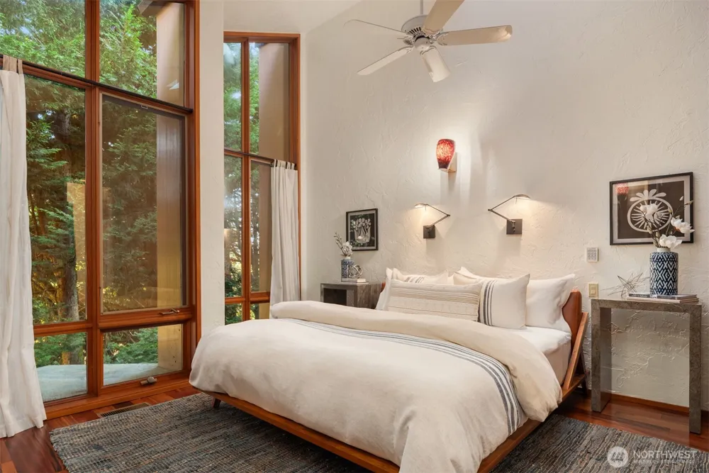 7445 SE 71st Street Mercer Island, WA 98040