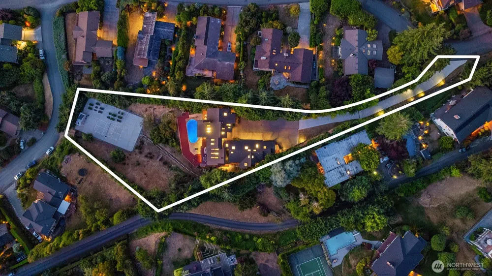 7445 SE 71st Street Mercer Island, WA 98040