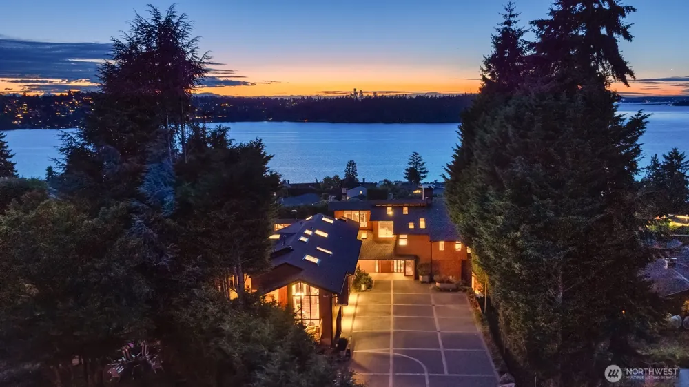 7445 SE 71st Street Mercer Island, WA 98040