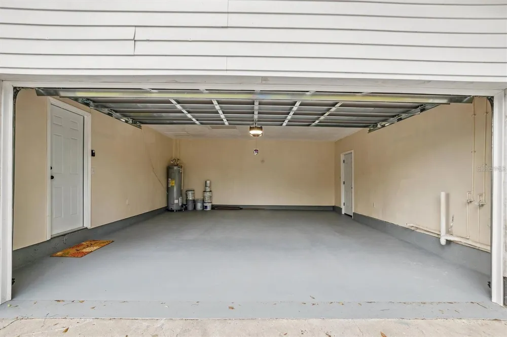 6005 IKE SMITH ROAD Plant City, FL 33565