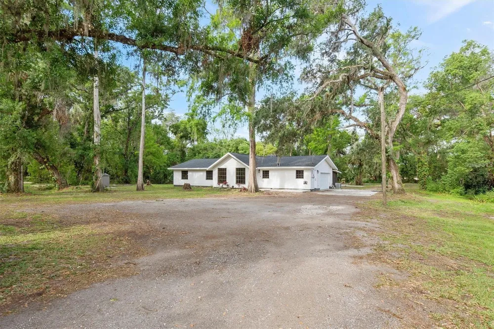 6005 IKE SMITH ROAD Plant City, FL 33565