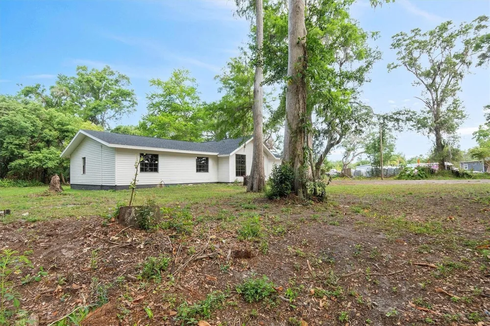6005 IKE SMITH ROAD Plant City, FL 33565