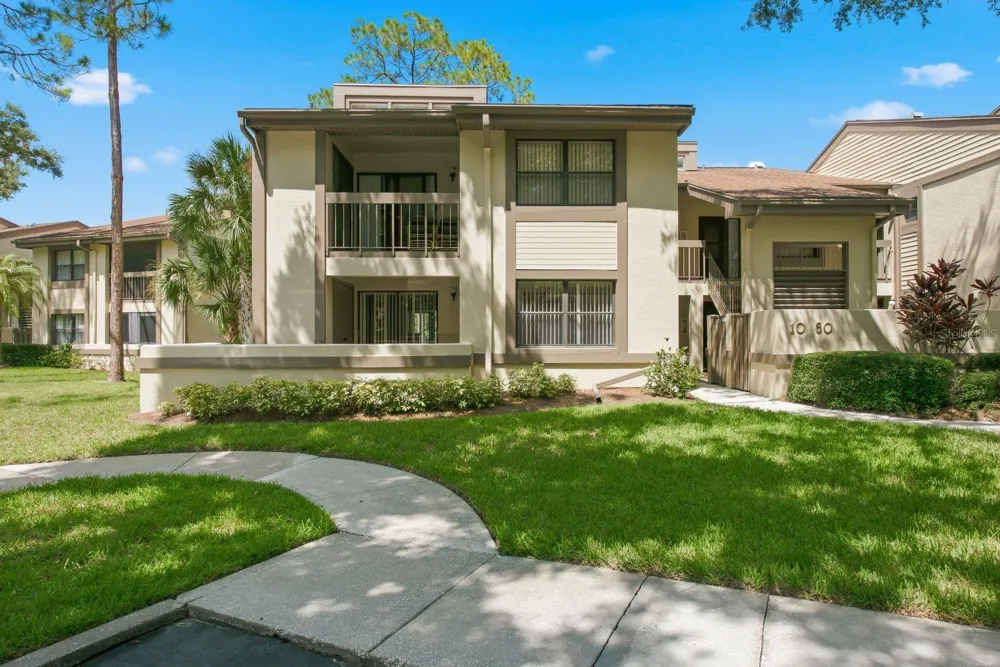 10 WOODLAKE PLACE Oldsmar, FL 34677