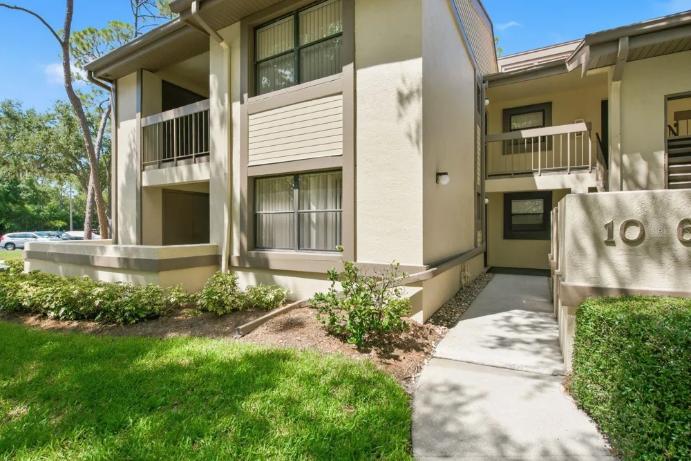 10 WOODLAKE PLACE Oldsmar, FL 34677