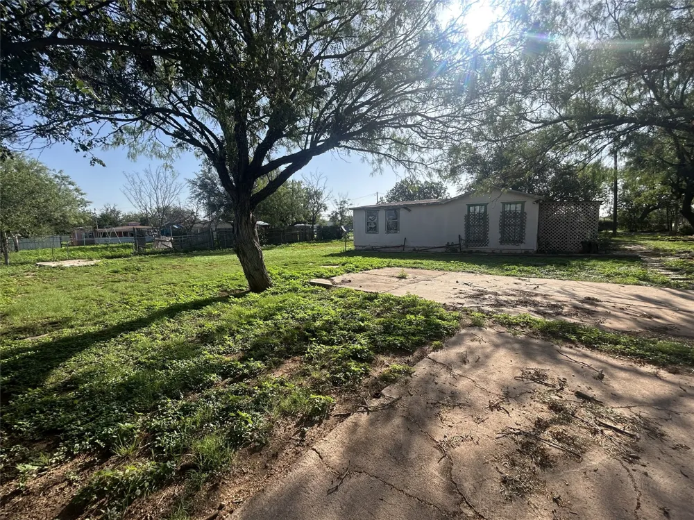 1604 3rd Merkel, TX 79536