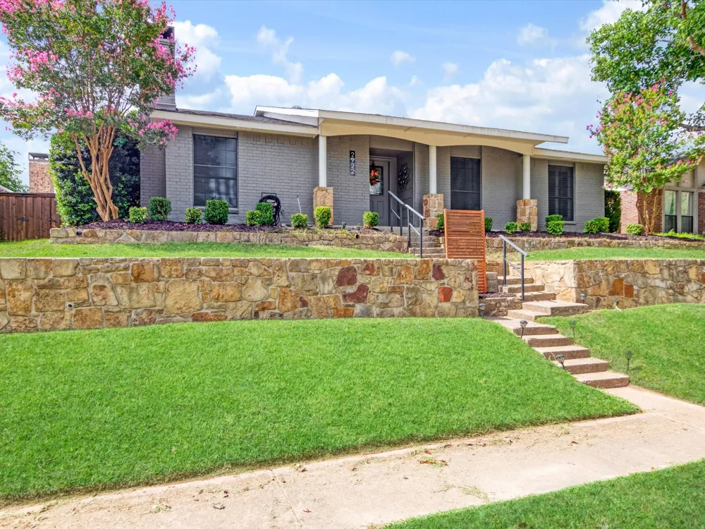 2922 Spring Brook Drive Garland, TX 75044