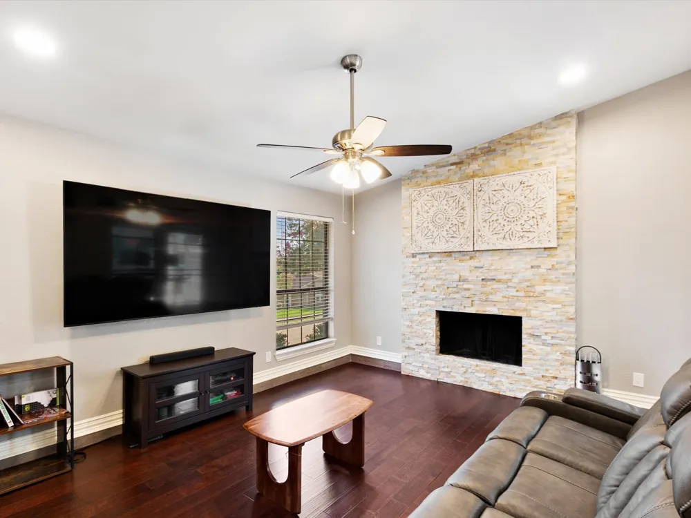 2922 Spring Brook Drive Garland, TX 75044