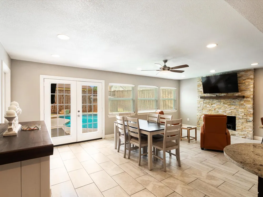 2922 Spring Brook Drive Garland, TX 75044