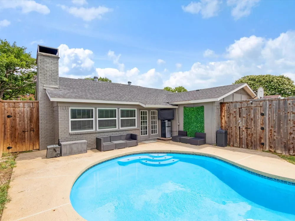 2922 Spring Brook Drive Garland, TX 75044