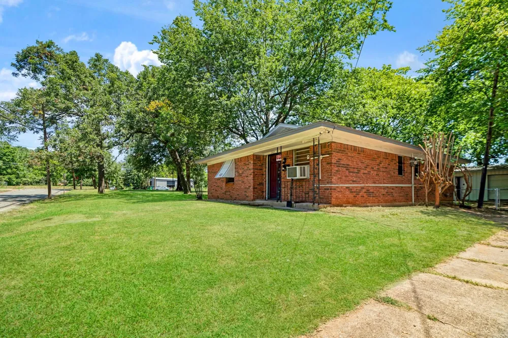 202 4th Street NW Paris, TX 75460