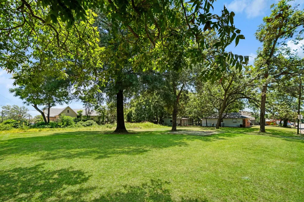 202 4th Street NW Paris, TX 75460