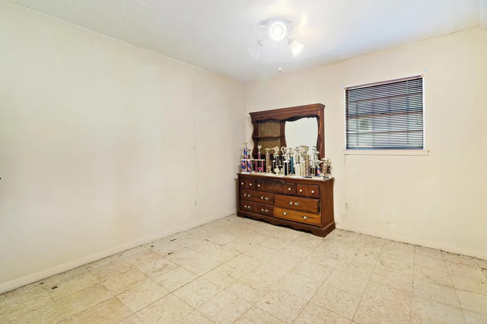 202 4th Street NW Paris, TX 75460